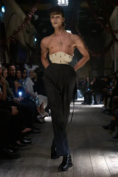 Look 1